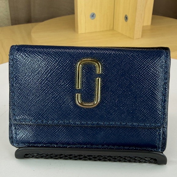 ๐ฅMARC JACOBS - The Snapshot Mini Trifold Wallet - 81U092 - Picture 1 of 9